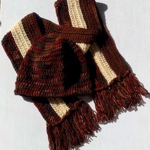 Handmade in hat and scarf brown and white